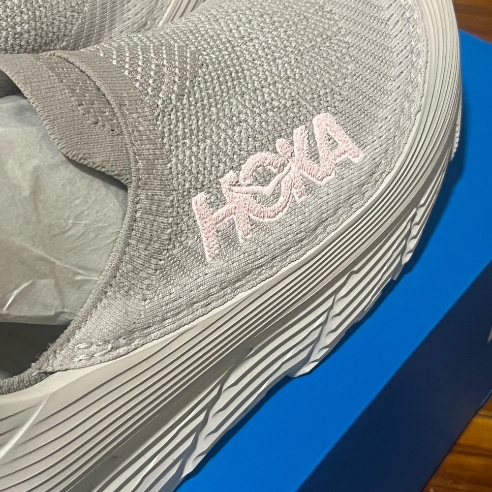 Hoka Women's restore tc